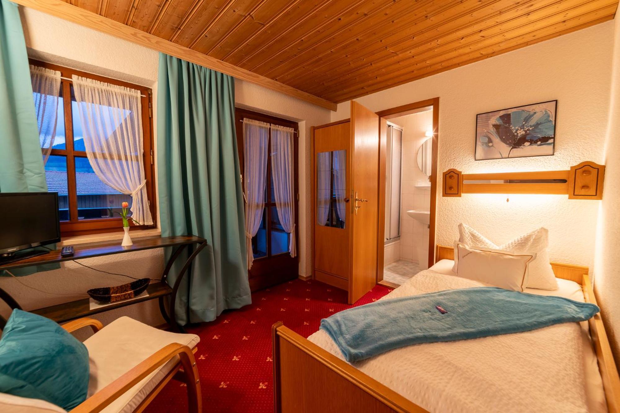 רוהפולדינג Gaestehaus Beim Schneidersepp Inkl. Chiemgaukarte מראה חיצוני תמונה